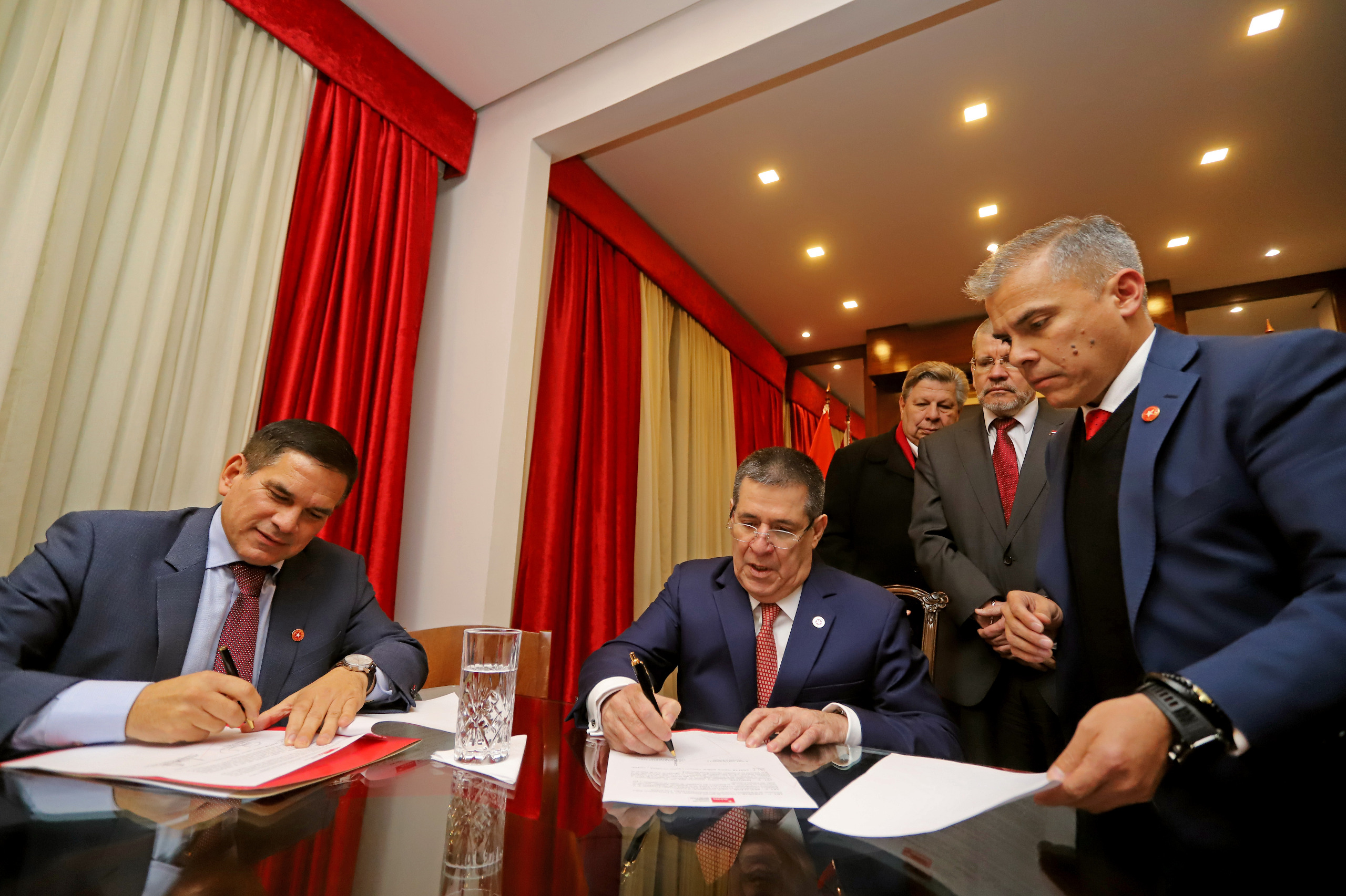 Cartismo usa millonario crédito taiwanés para viviendas a fin de inflar figura de Baruja