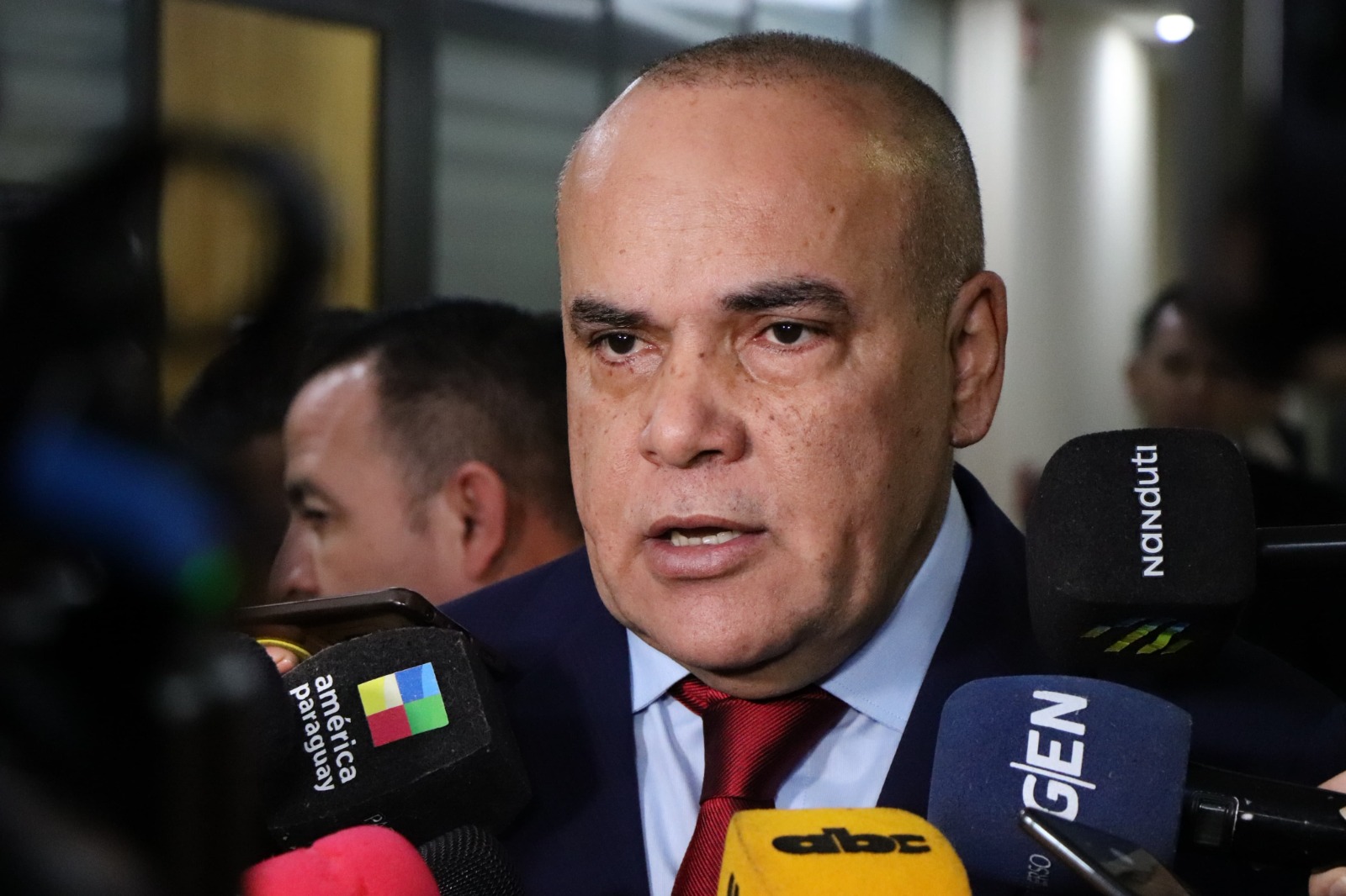 “Que se levanten más tarde los friolentos”: Honor Colorado sepulta el horario de invierno