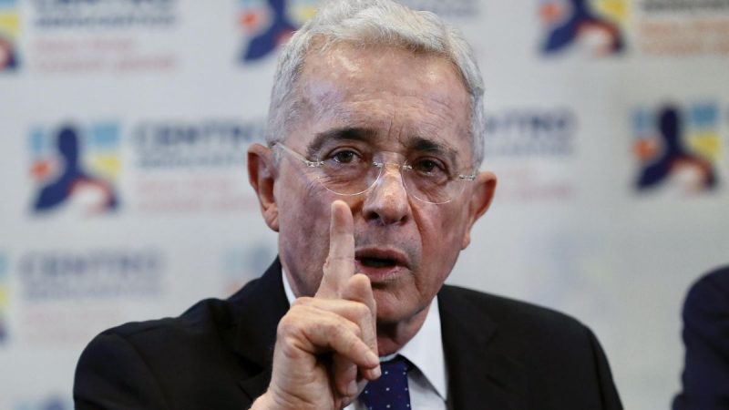 Uribe condenado por soborno: cayó el intocable de Colombia