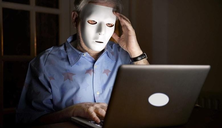 Plantean cárcel para quienes se adueñan de cuentas, creen perfiles falsos o roben claves