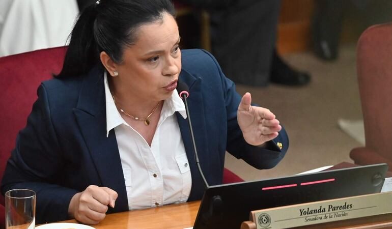 Pettengill y el menú de la desigualdad: carne premium afuera, hueso blanco para el pueblo, criticó senadora Paredes