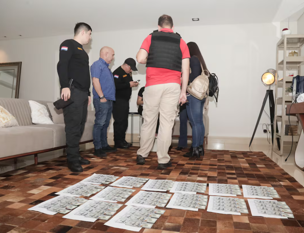 Comisario cae con USD 11.000 en mano tras extorsión en Hernandarias