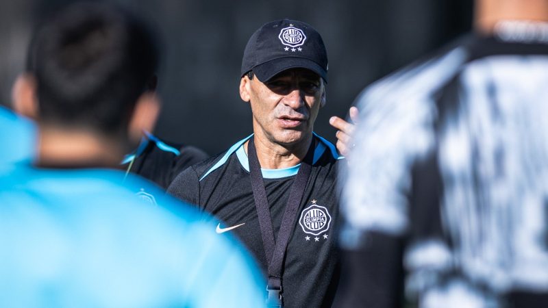 Fabián Bustos ya no es técnico de Olimpia y el reemplazo podría ser Ramón Díaz