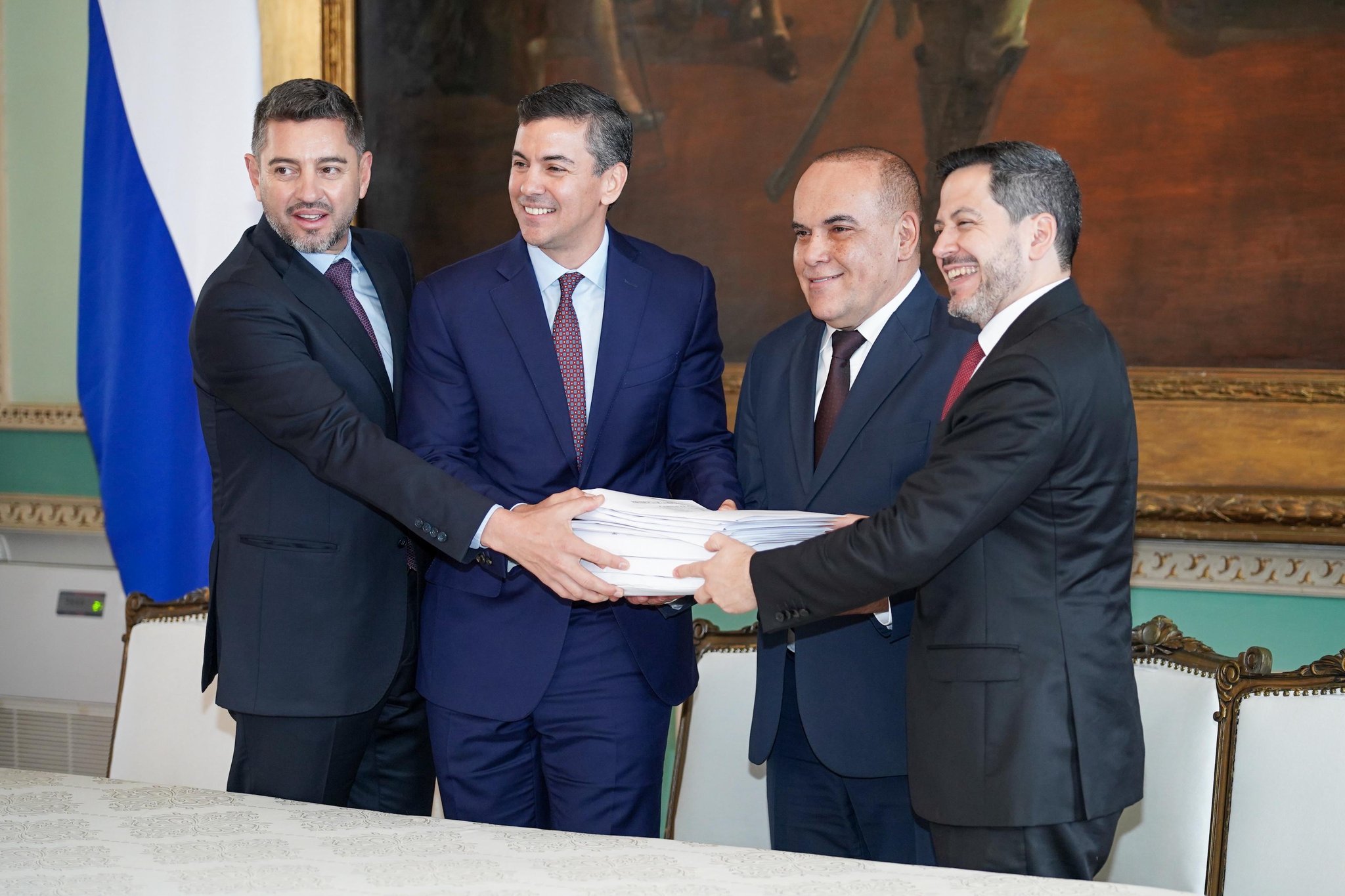 Ejecutivo presenta al Congreso paquete de 10 leyes económicas y de transporte