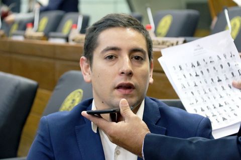 Diputado liberal rechaza accionar del titular del PLRA: “Fleitas juega para todos menos para el partido”