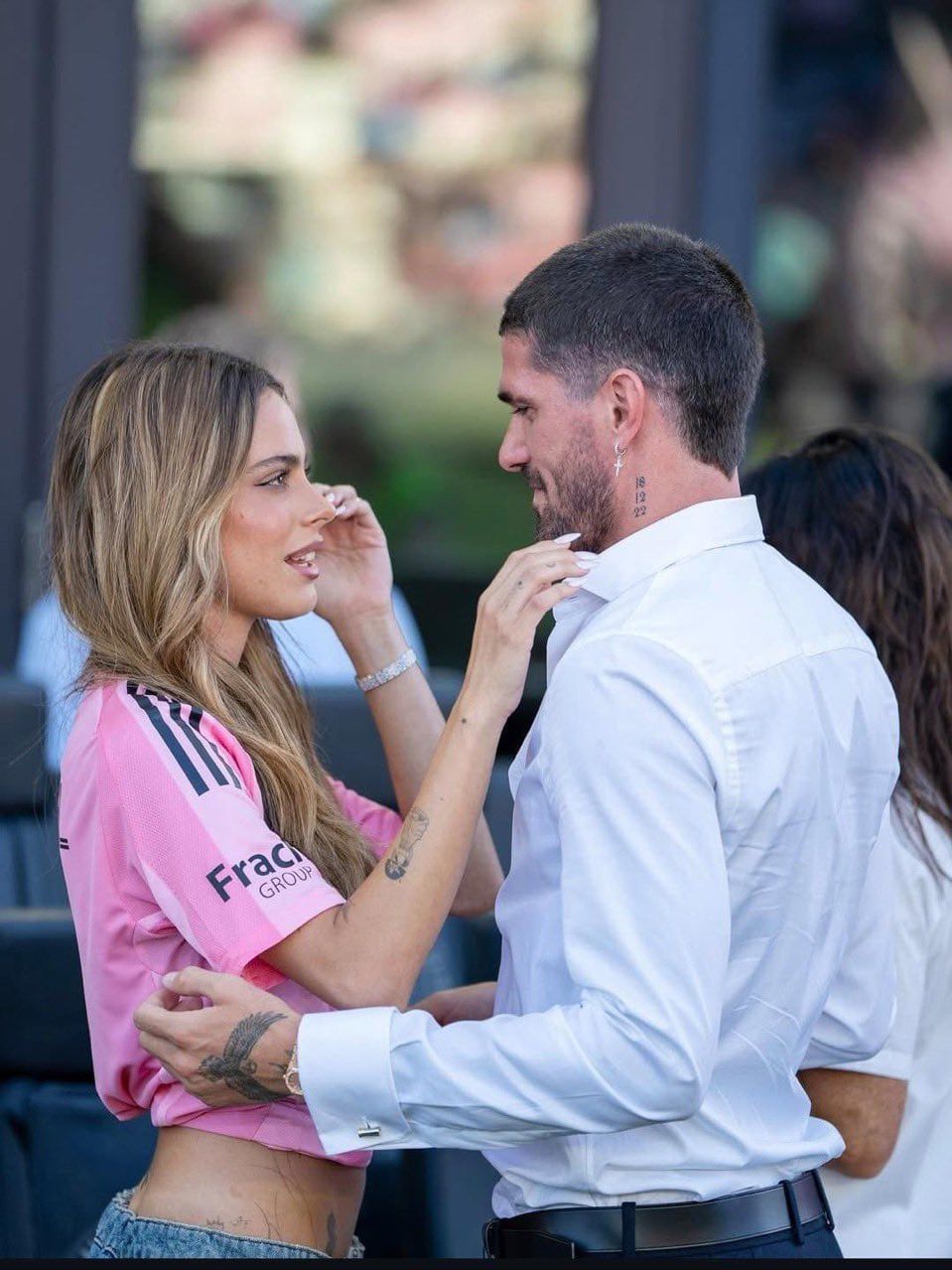 ¡SE RECONFIRMÓ EL AMOR! TINI Y DE PAUL, JUNTOS Y A LOS BESOS EN MIAMI