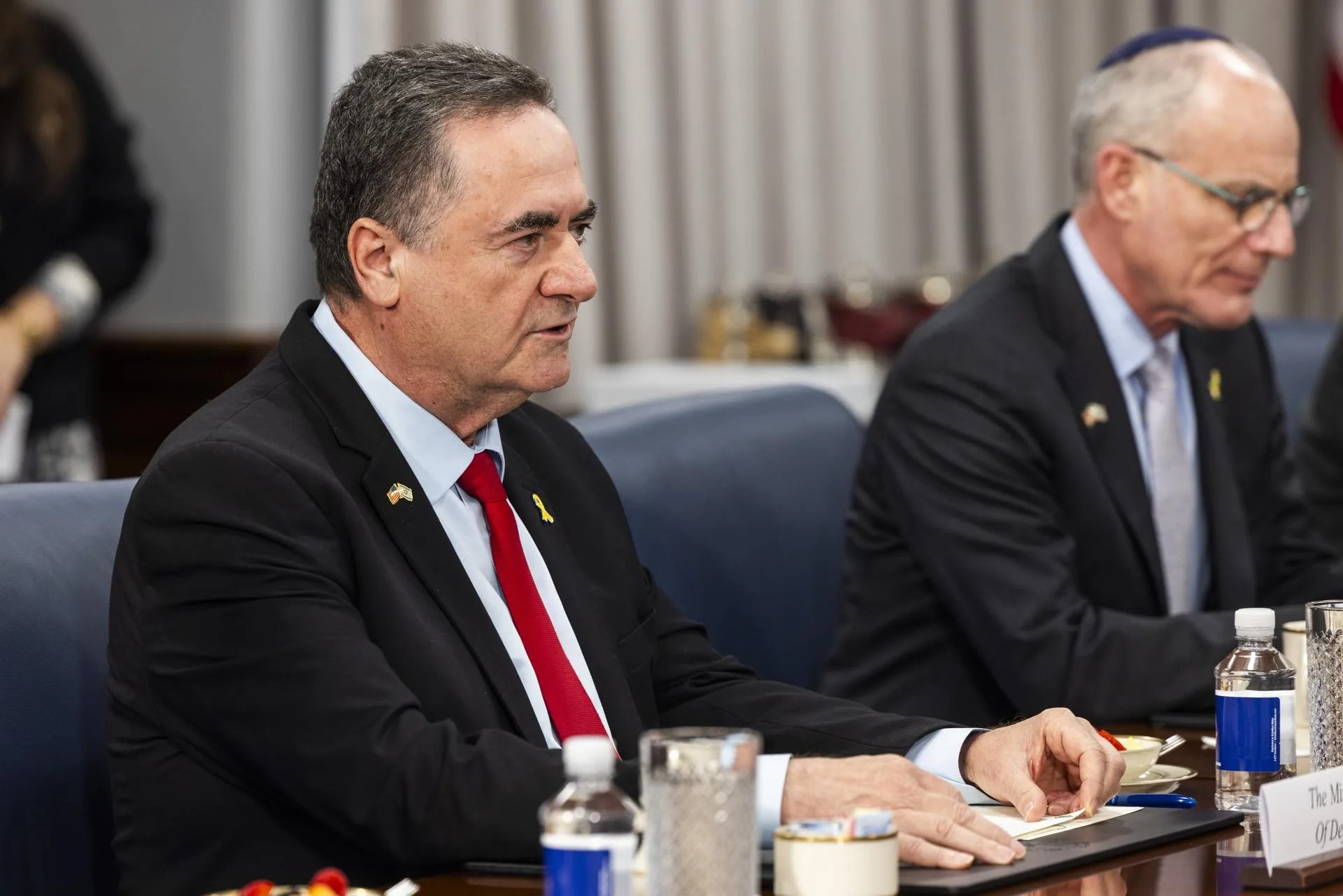 Israel eleva la tensión: amenaza directa al ayatolá Jameneí