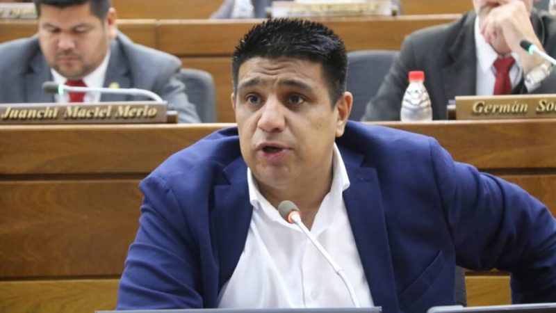 “Somos mendigos de Taiwán”, lanza diputado de Honor Colorado