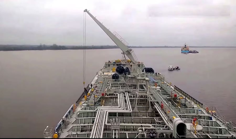 Suspensión de transbordo de combustible tendrá sobrecosto muy grande, advierten