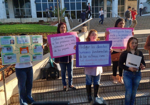 Víctimas de «Mafia de pagarés» insisten en creación de tribunales especiales para atender casos