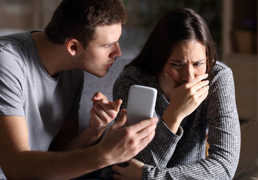 Ministra alerta sobre aumento de violencia contra mujeres y advierte sobre señales como celos y chistes estereotipados