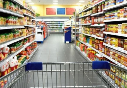 Aumento de precios en supermercados supera la inflación, según economista