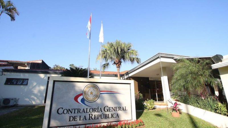 “No queremos trabajar 8 horas”: Funcionarios públicos se rebelan contra la Ley de Servicio Civil