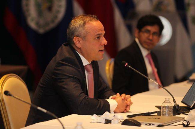 «Si legalizan el puenteo en el Congreso, que cierren la Contraloría», lanza Camilo Benítez