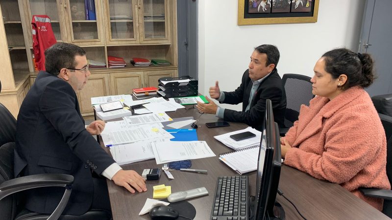 Convocan a reunión tripartita en busca de evitar paro del transporte