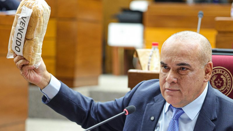 «Bachi» se come un yogur vencido en sesión del Senado y acusa a ABC de «encubrir» a Biggie