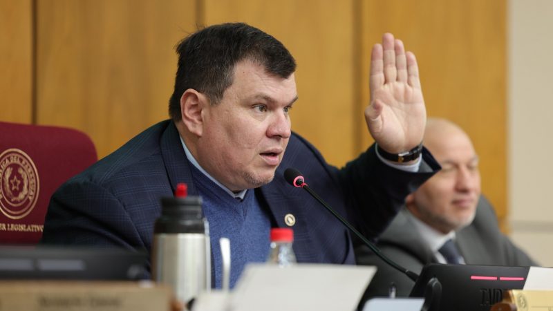 “Ponete al día con los olimpistas”: Amarilla redobla la guerra contra Coto Nogués y lo vincula con la dictadura