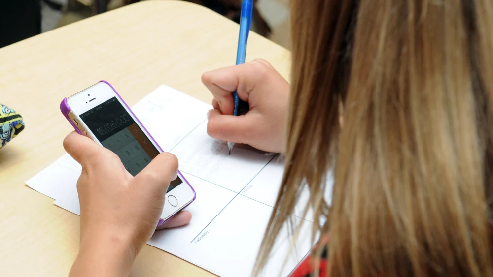 Paraguay arrastra ocho años de rezago educativo según estudio del BID y la OCDE