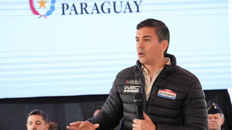 Peña a docentes: “Si quieren aumento, que elijan entre salario o programas sociales”