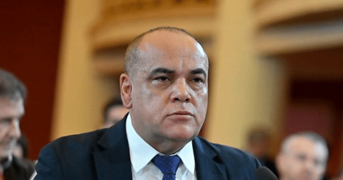 «Bachi» Núñez dio luz verde a los neposobris en el Congreso y la tía senadora les firmaba las planillas