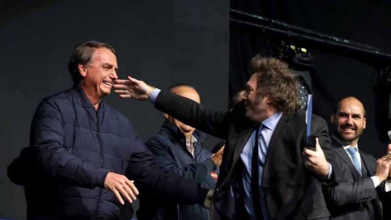 Bolsonaro habría buscado «asilo político» en Argentina, según policía brasileña