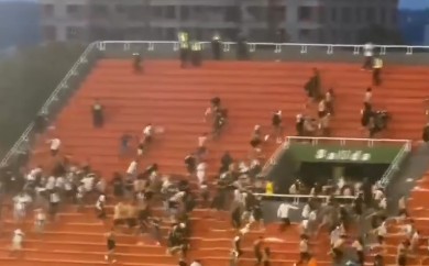 Superclásico de la vergüenza: barras de Cerro y Olimpia convirtieron las gradas en un campo de batalla