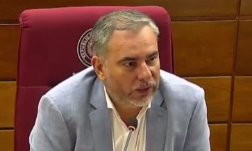 Senador Villalba denuncia proyecto autoritario tras caída de Prieto: “Quieren disciplinar con miedo”