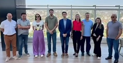 Álvaro Grau, arquitecto del desgaste: oposición oficializa su candidatura tras caída de Nenecho