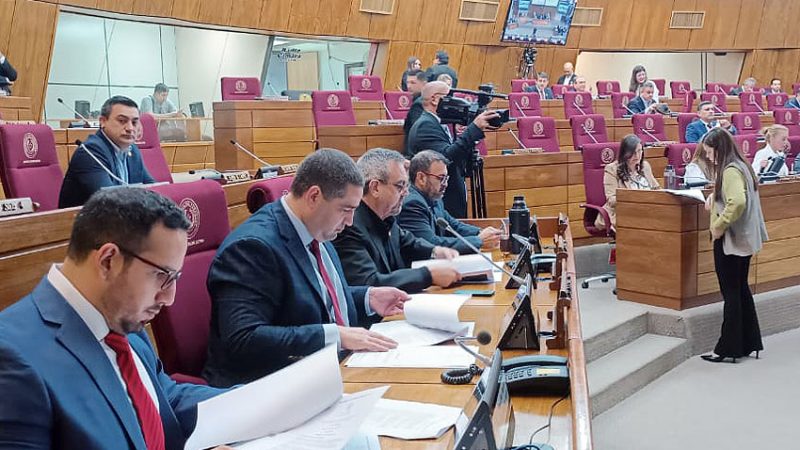 Cartismo frena ley de datos y crecen sospechas de blindaje político