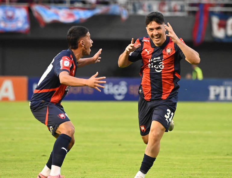 Cerro Porteño impone su ley y equilibra la historia del superclásico
