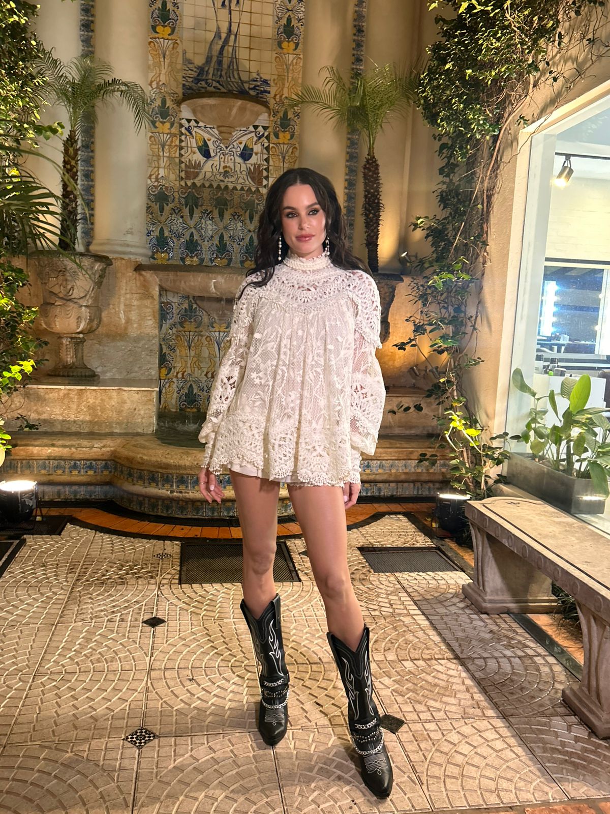 Stephi Stegman prende fuego la moda con “Noire” en un lanzamiento de alto impacto en Asunción