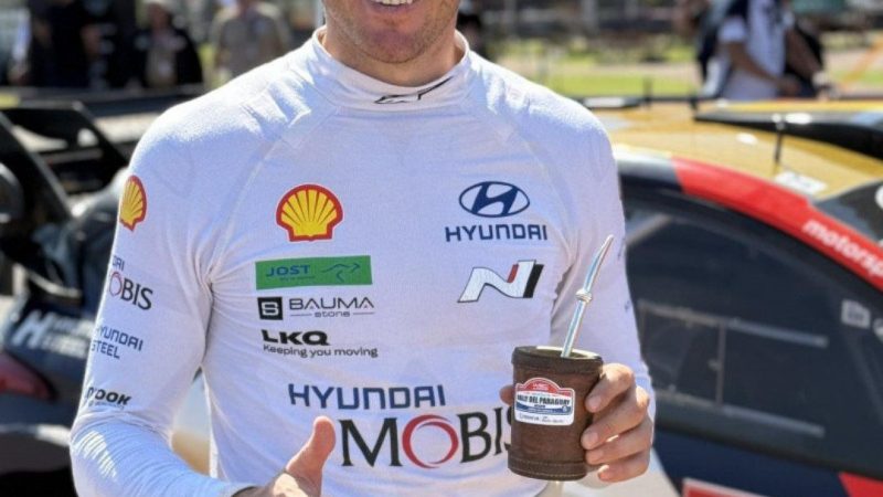 ¡Un campeón a puro tereré en Paraguay!