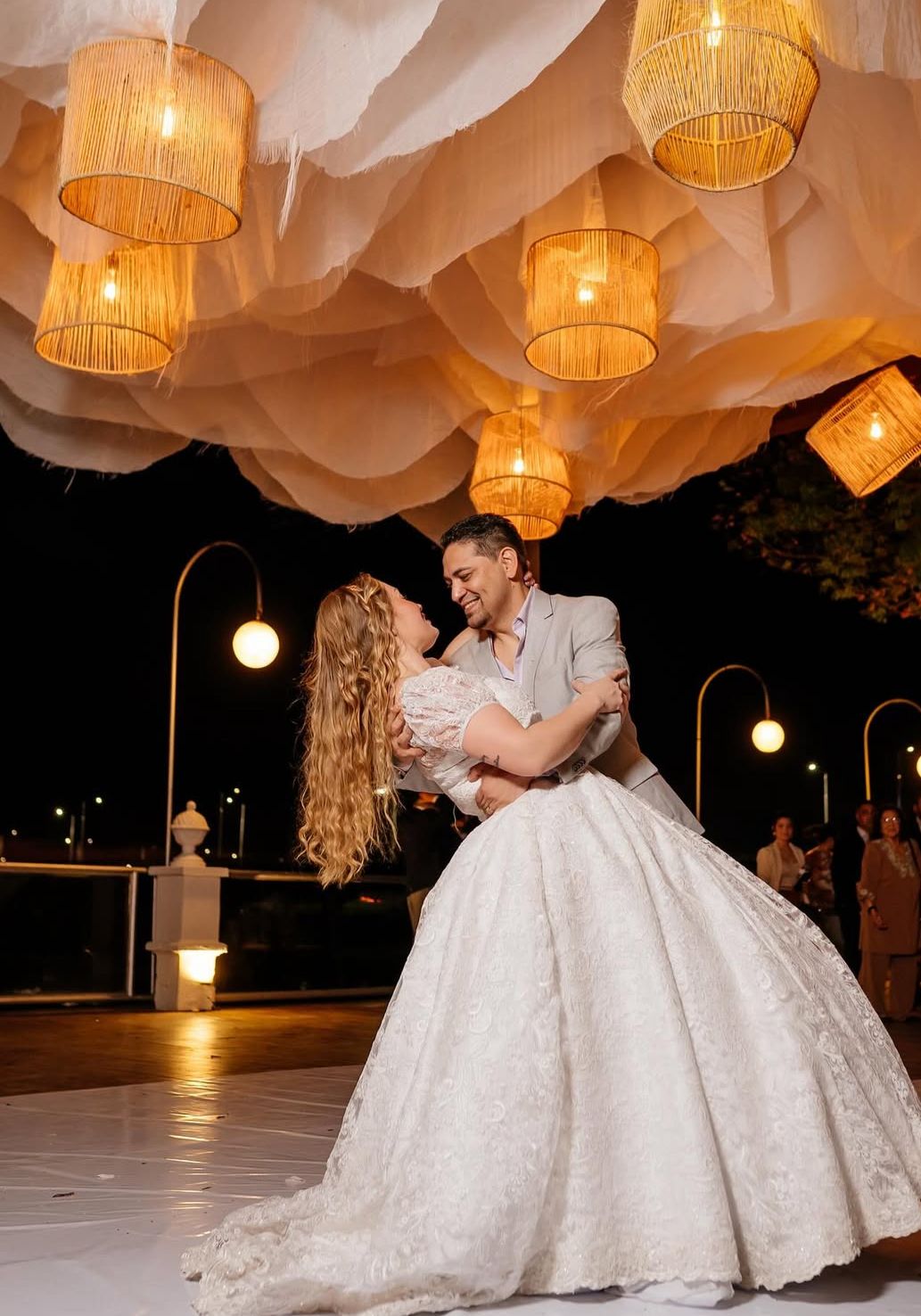 Nicole y Piroka dijeron “sí” tras 13 años de amor: lágrimas, música y una fiesta inolvidabl