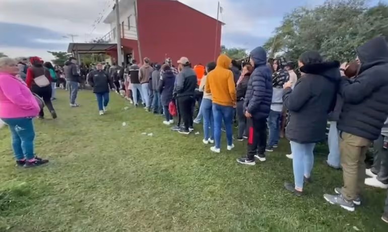 “Turismo electoral”: acusan al oficialismo de amañar traslados en la ANR