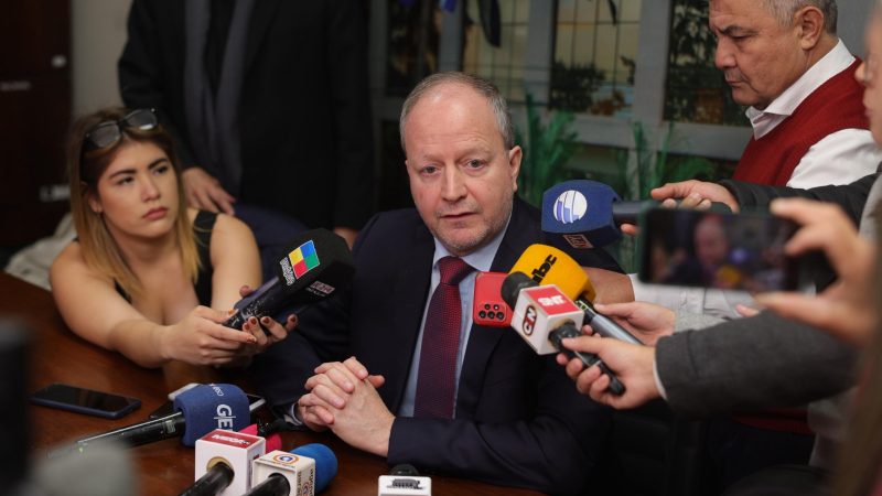 “Lean lo que firmaron”: ministro de Economía fulmina a transportistas por subsidio