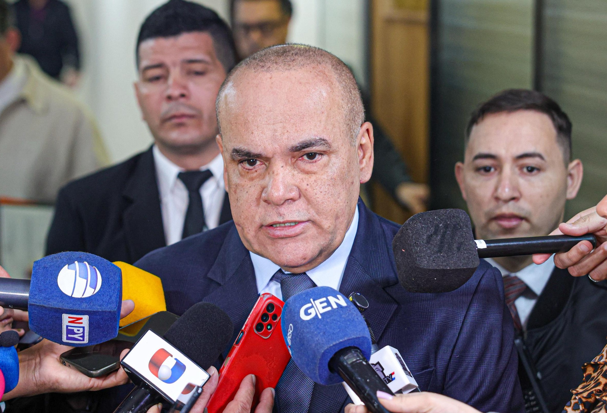 “Hasta el escombro sirve”: Bachi se mete en la pelea del senador Amarilla y «Coto» Nogués