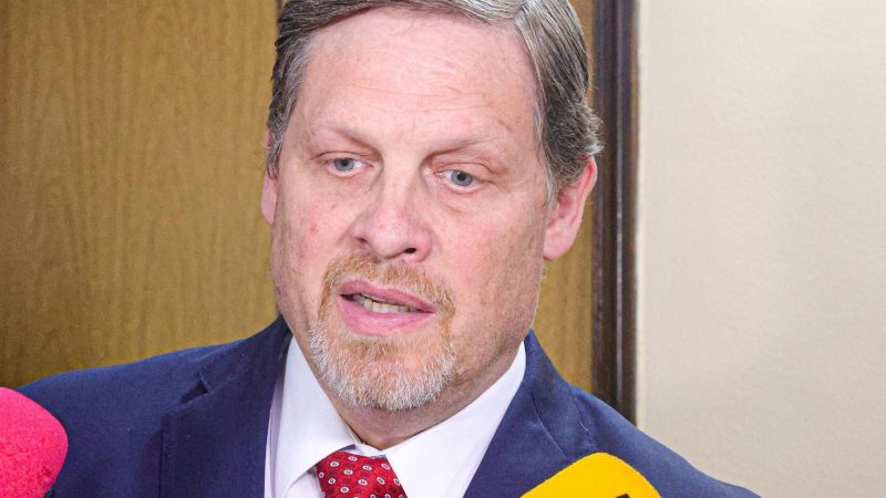 “726 mil afiliados no tapan los silbidos”: Chase minimiza abucheos a Peña y se cruza con Paredes