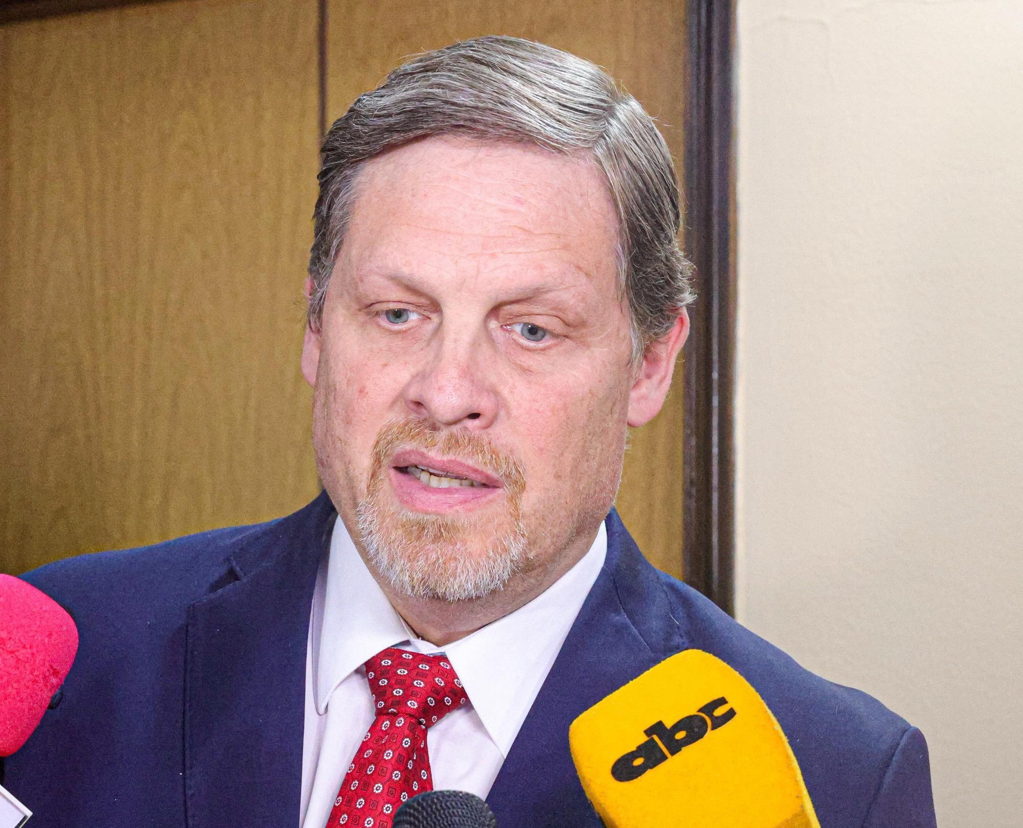 “726 mil afiliados no tapan los silbidos”: Chase minimiza abucheos a Peña y se cruza con Paredes