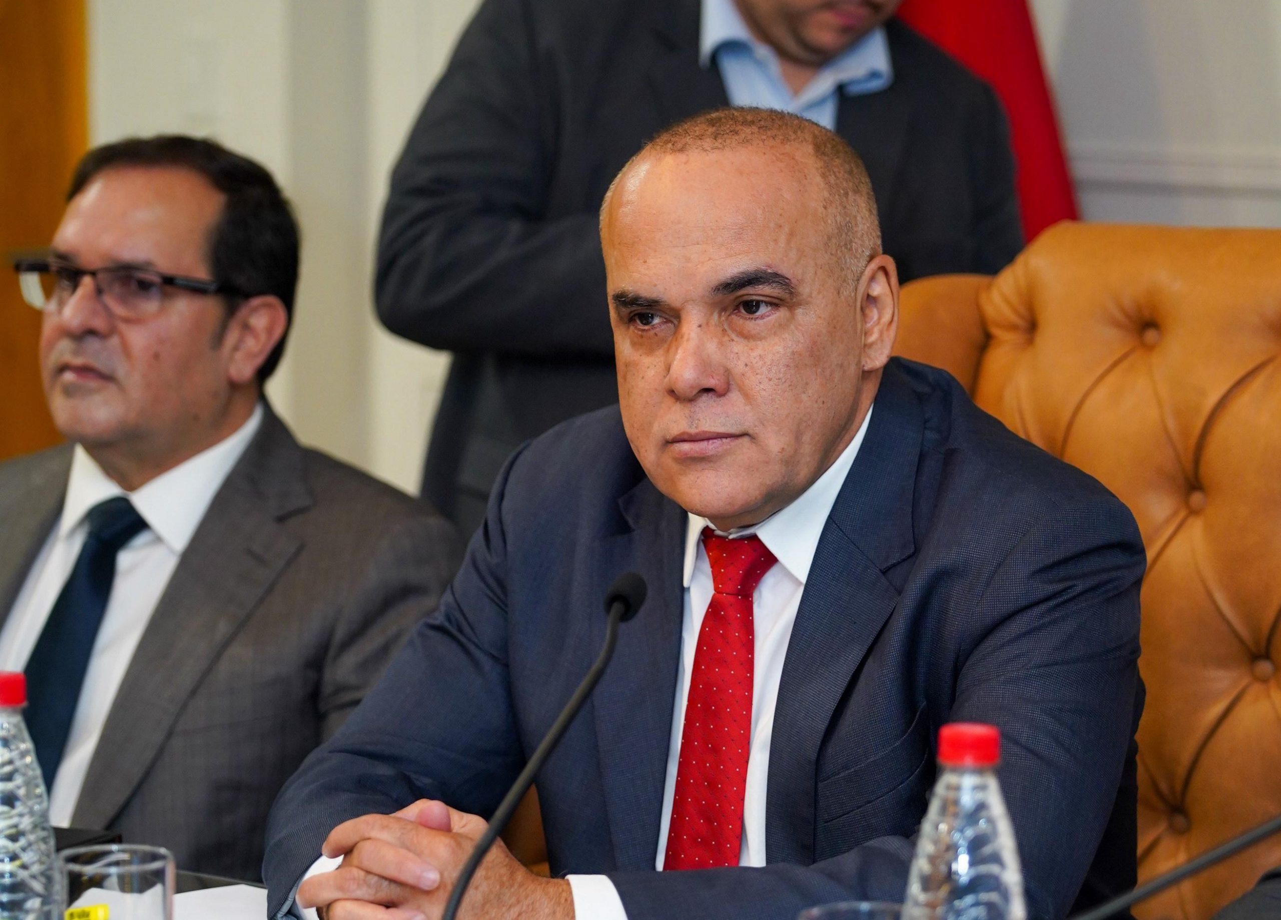 ¿Renuncia o destitución?: «Bachi» Núñez deja que «Nenecho» decida su final