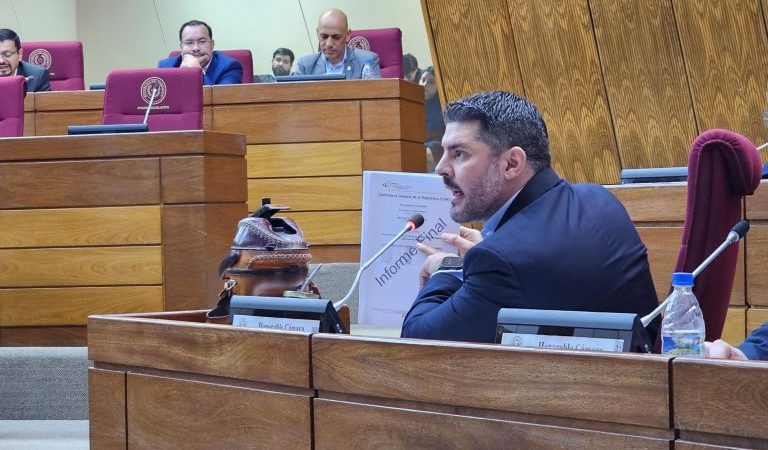 Municipalidad en ruinas tras gestión de Nenecho: denuncian “caja paralela” y abandono de controles