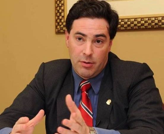 Abogado califica de «inconstitucional», el cierre temporal de una cadena de minimercados