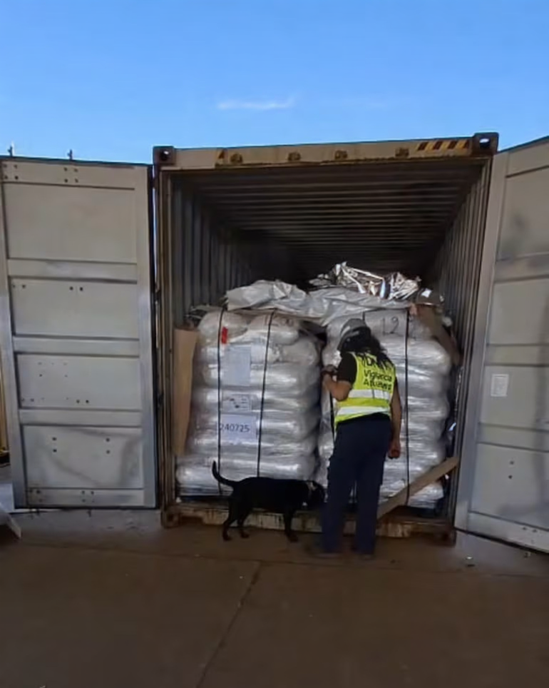 Incautan varias toneladas de cocaína en Puerto de Villeta