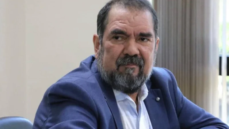 Titular de comisión del Senado rechaza haber firmado órdenes de trabajo para ‘neposobrinos’