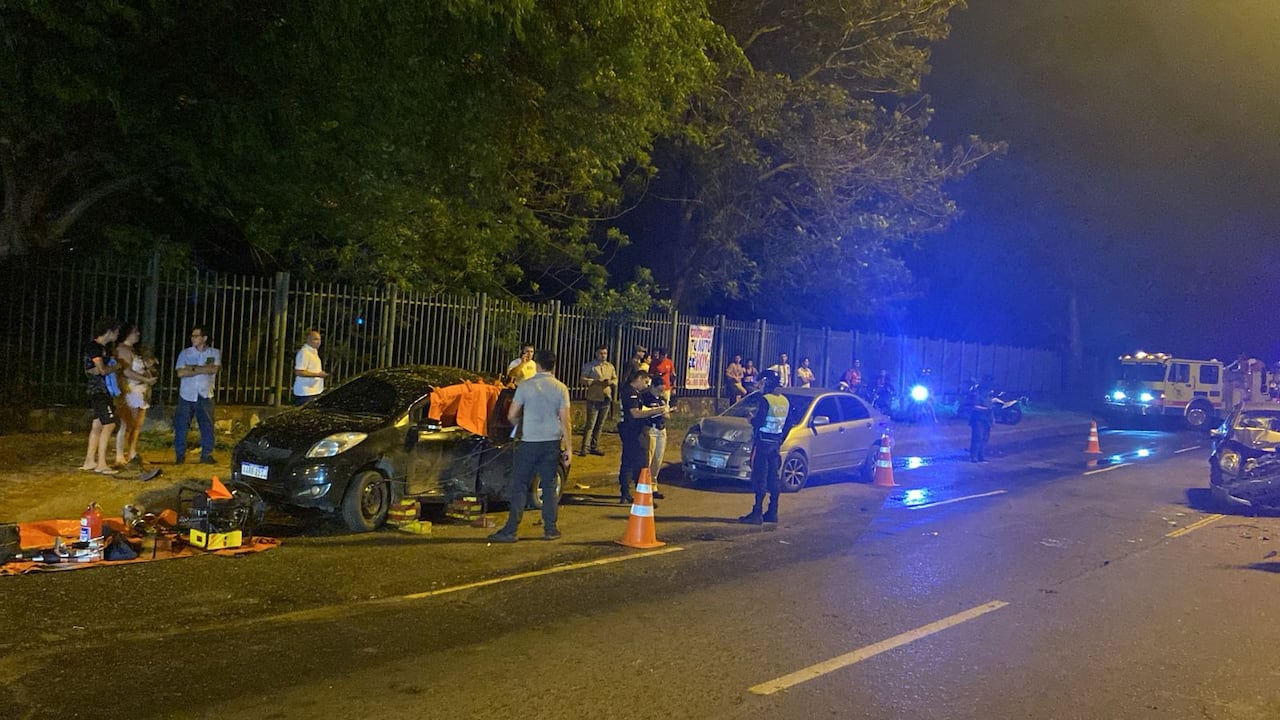 Dos muertos y cinco heridos tras colisión múltiple en zona del Botánico