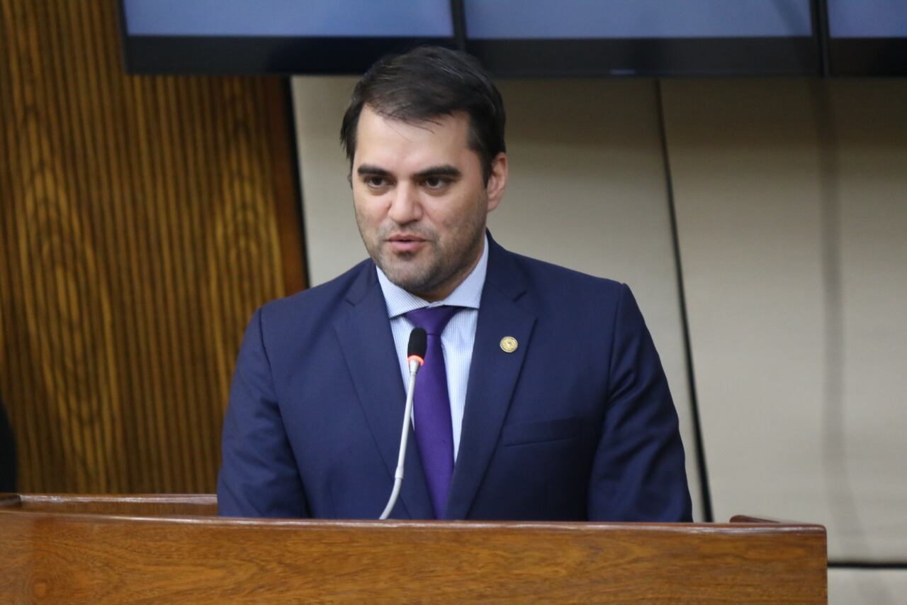 Sobres en Mburuvicha Róga: Franco exige que Peña dé la cara y cuente toda la película