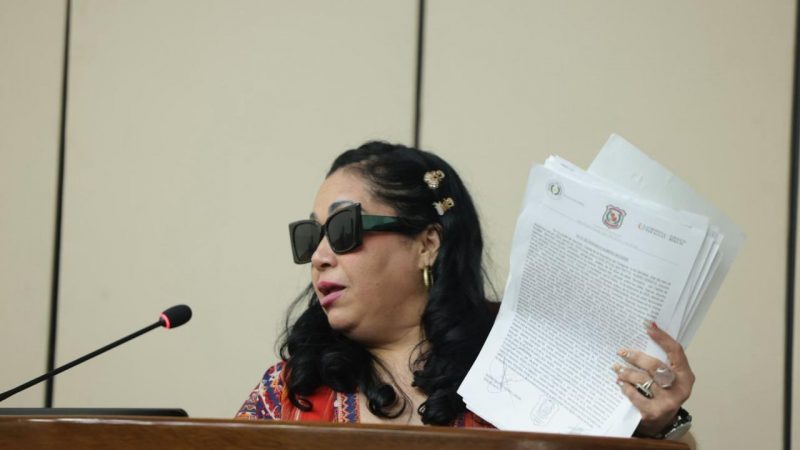 Yamy Nal fue echada del Senado sin un solo voto en contra