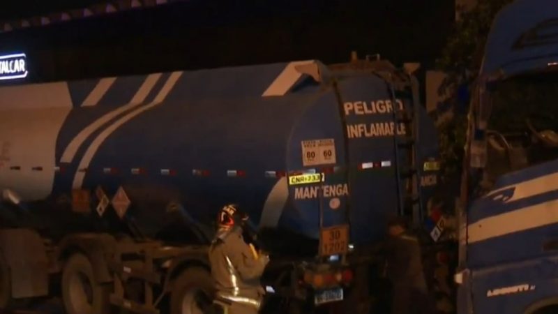 Derrame de gasoil en Madame Lynch: 8 motociclistas accidentados y un arroyo contaminado