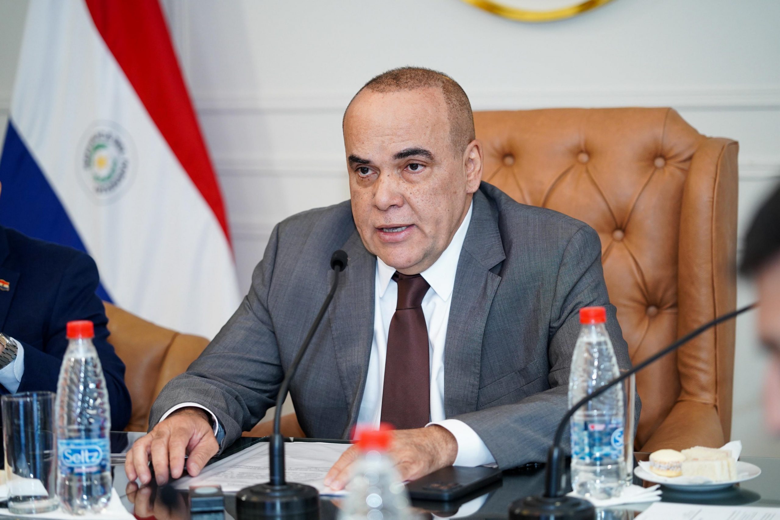 Golpe reglamentario en marcha: cartismo quiere a «Bachi» Núñez atornillado hasta 2028