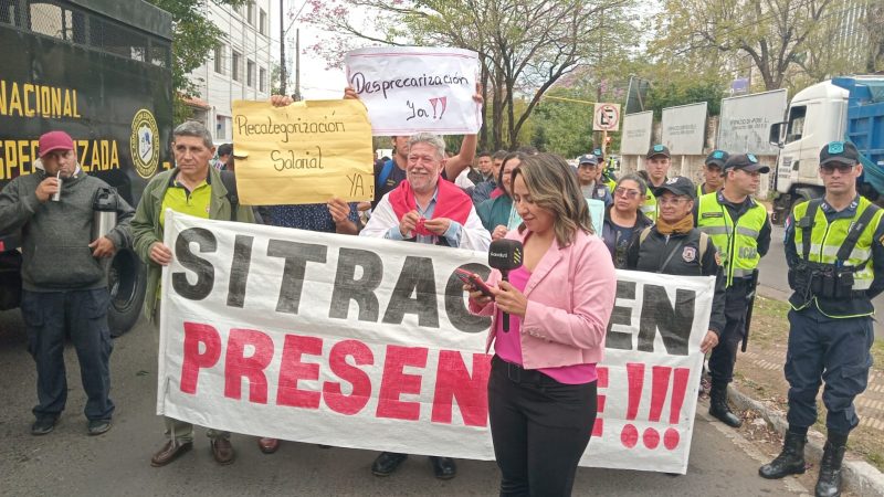 Funcionarios penitenciarios en huelga de hambre exigen mejoras salariales y recategorización.