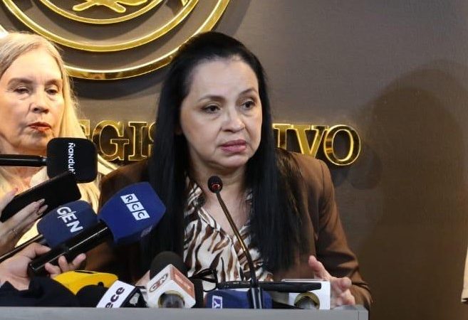 ¿Asado o negociado? Visitas secretas en Mburuvicha Roga desatan sospechas de corrupción, apunta senadora Paredes